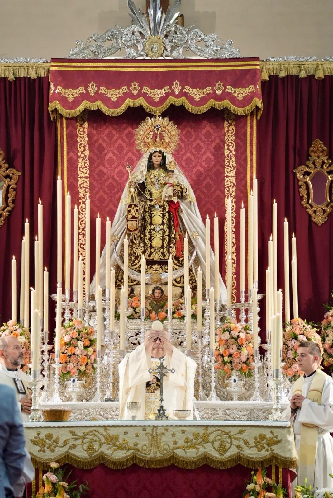 FUENGIROLA. Mons. Satué inicia y preside la novena a la Virgen del Carmen