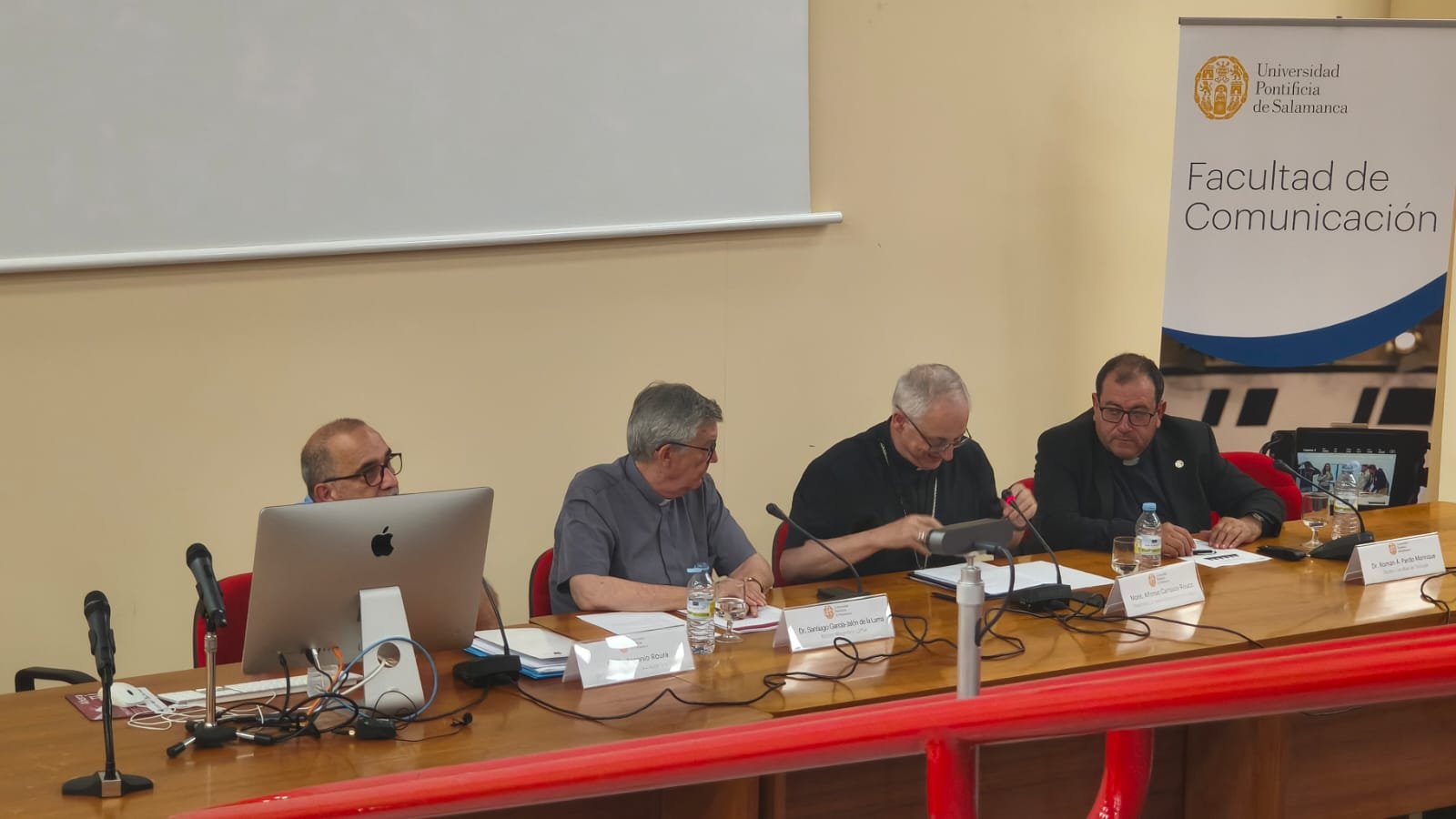 Enseñanza participa en la Escuela de Verano de la CEE