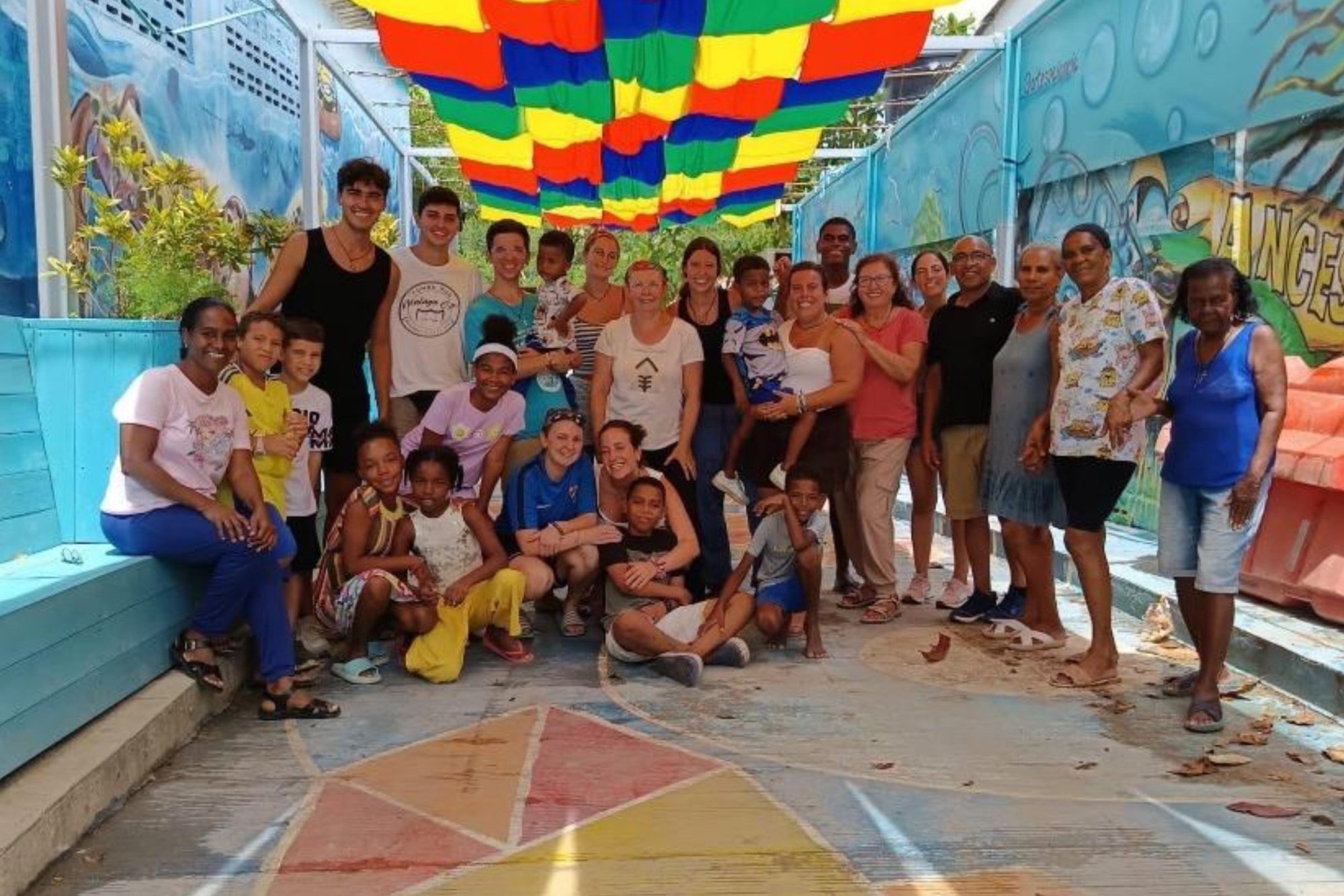 Los jóvenes misioneros reciben el envío a la experiencia Colombia 26