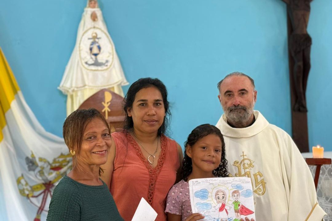 Los niños y niñas de la Misión Diocesana, en un concurso de dibujo
