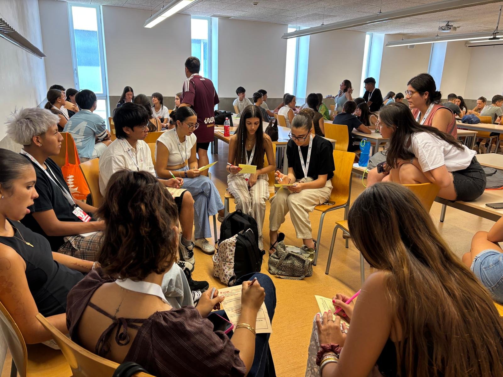 Acompañamiento y compromiso social centran la mañana del sábado en el Encuentro de Laicos