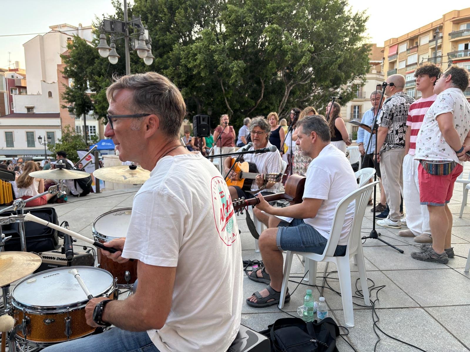 La Plaza de la Victoria, lugar de oración y música en el Encuentro de Laicos