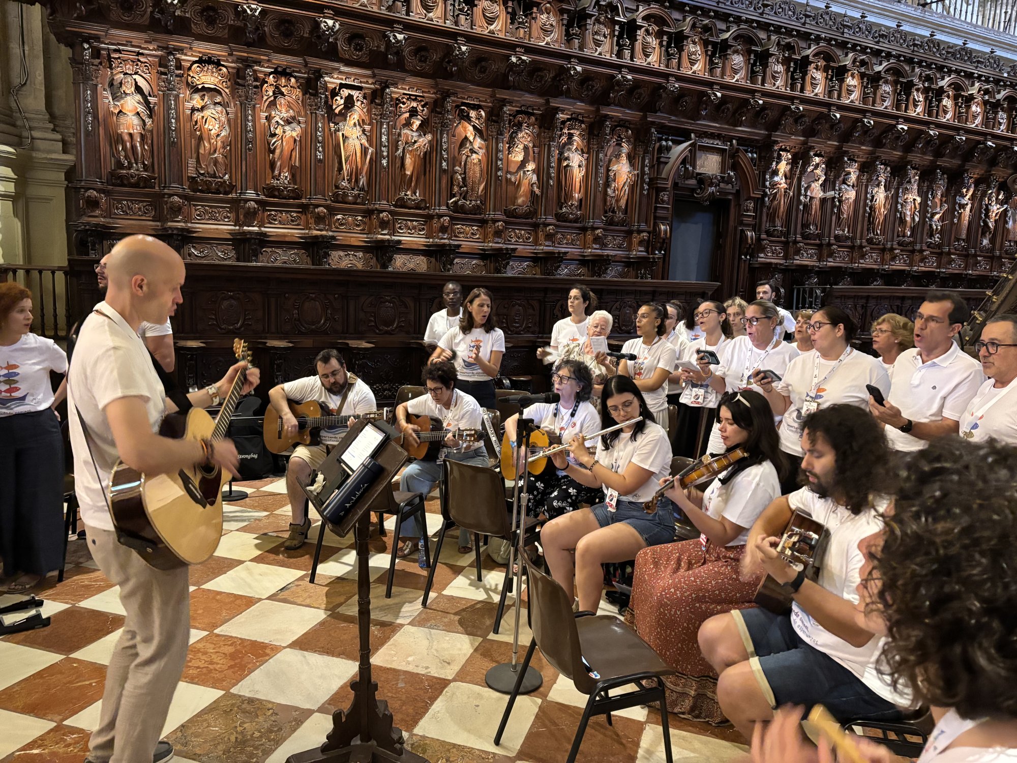 Coro de las diócesis en la Eucaristía final del encuentro