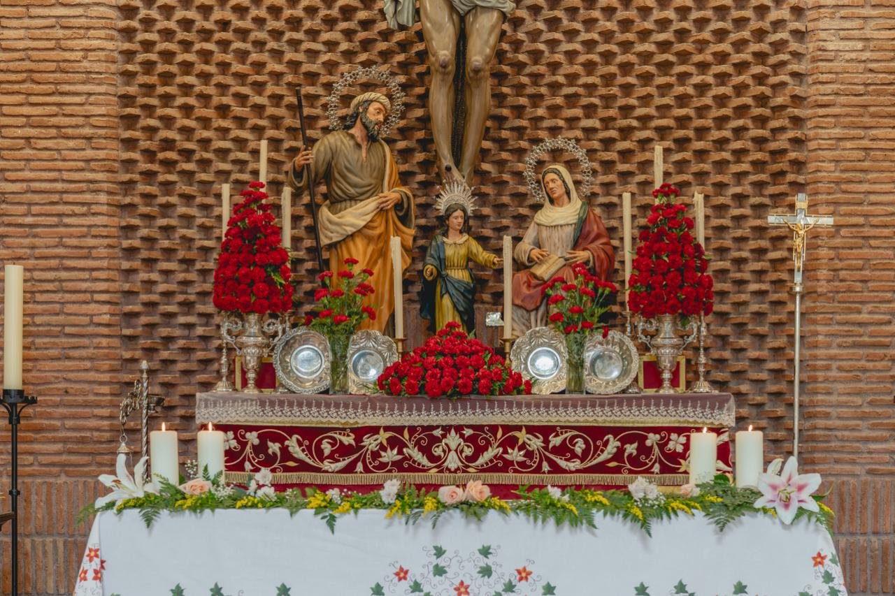 La parroquia de Santa Ana y San Joaquín celebra a sus titulares