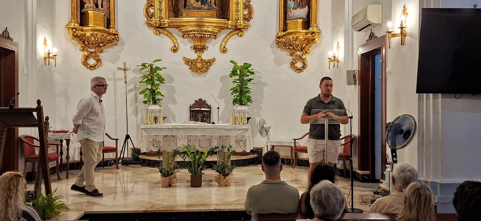 La parroquia de las Angustias visibiliza la labor del tejido social de El Palo en un encuentro abierto a la ciudadanía