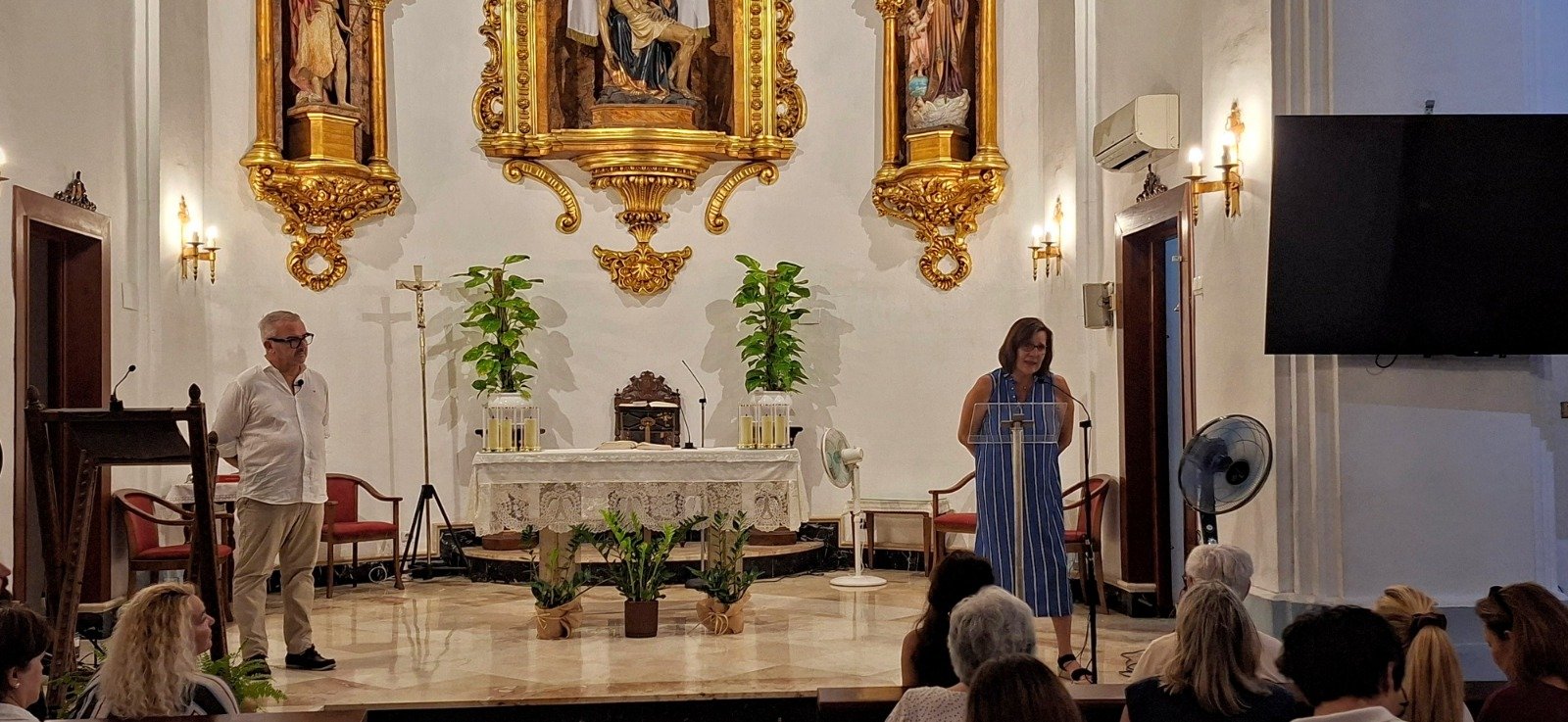 La parroquia de las Angustias visibiliza la labor del tejido social de El Palo en un encuentro abierto a la ciudadanía