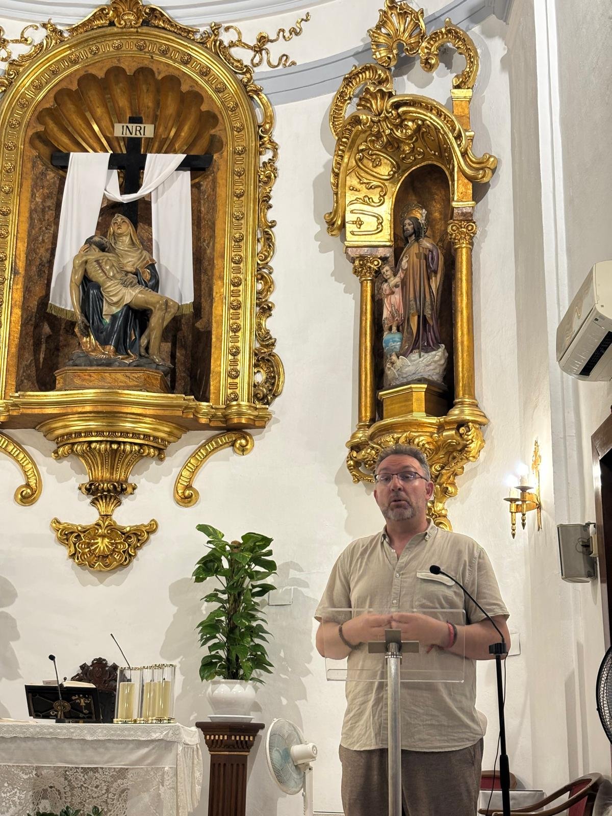 La parroquia de las Angustias visibiliza la labor del tejido social de El Palo en un encuentro abierto a la ciudadanía