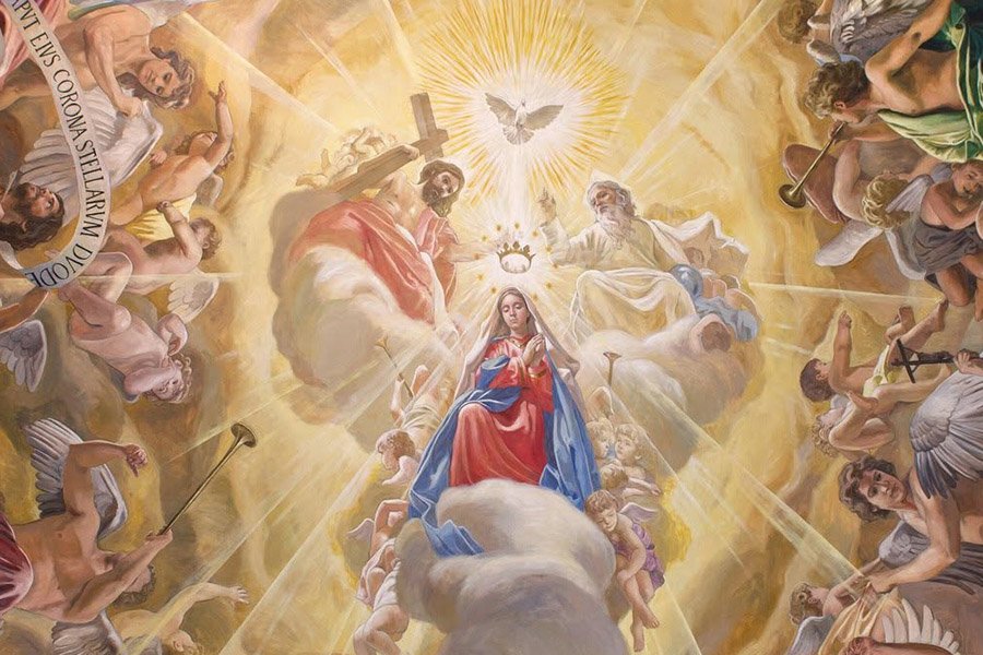 ¿Por qué celebramos el 22 a Santa María Reina?