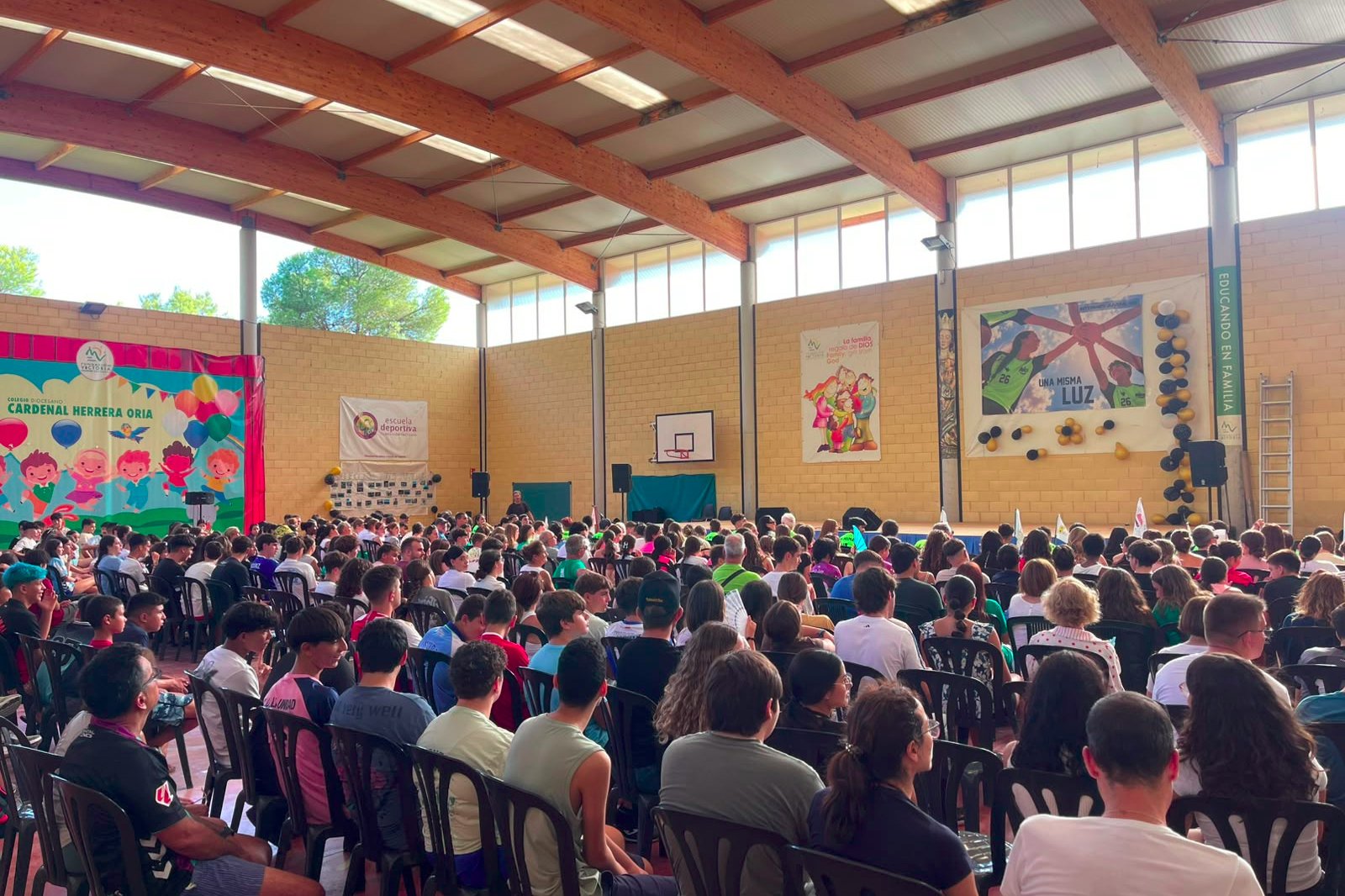 Más de 400 jóvenes participan en el Intermies juvenil
