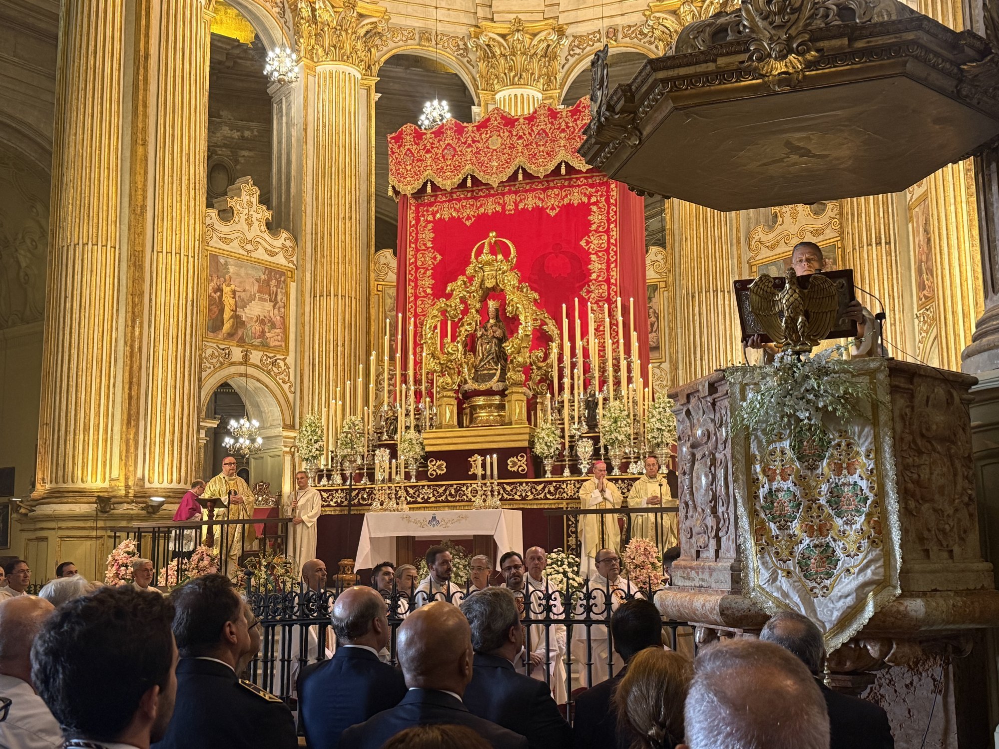 «Humildes, agradecidos y fieles, como María»