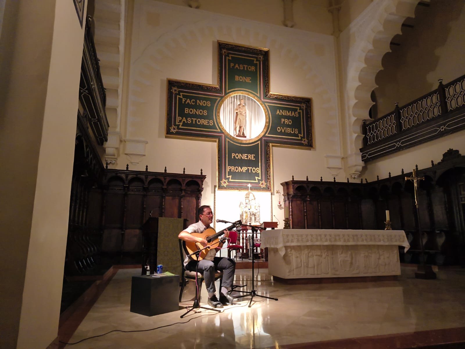 Presentación de "Plegarias" en la Capilla del Buen Pastor