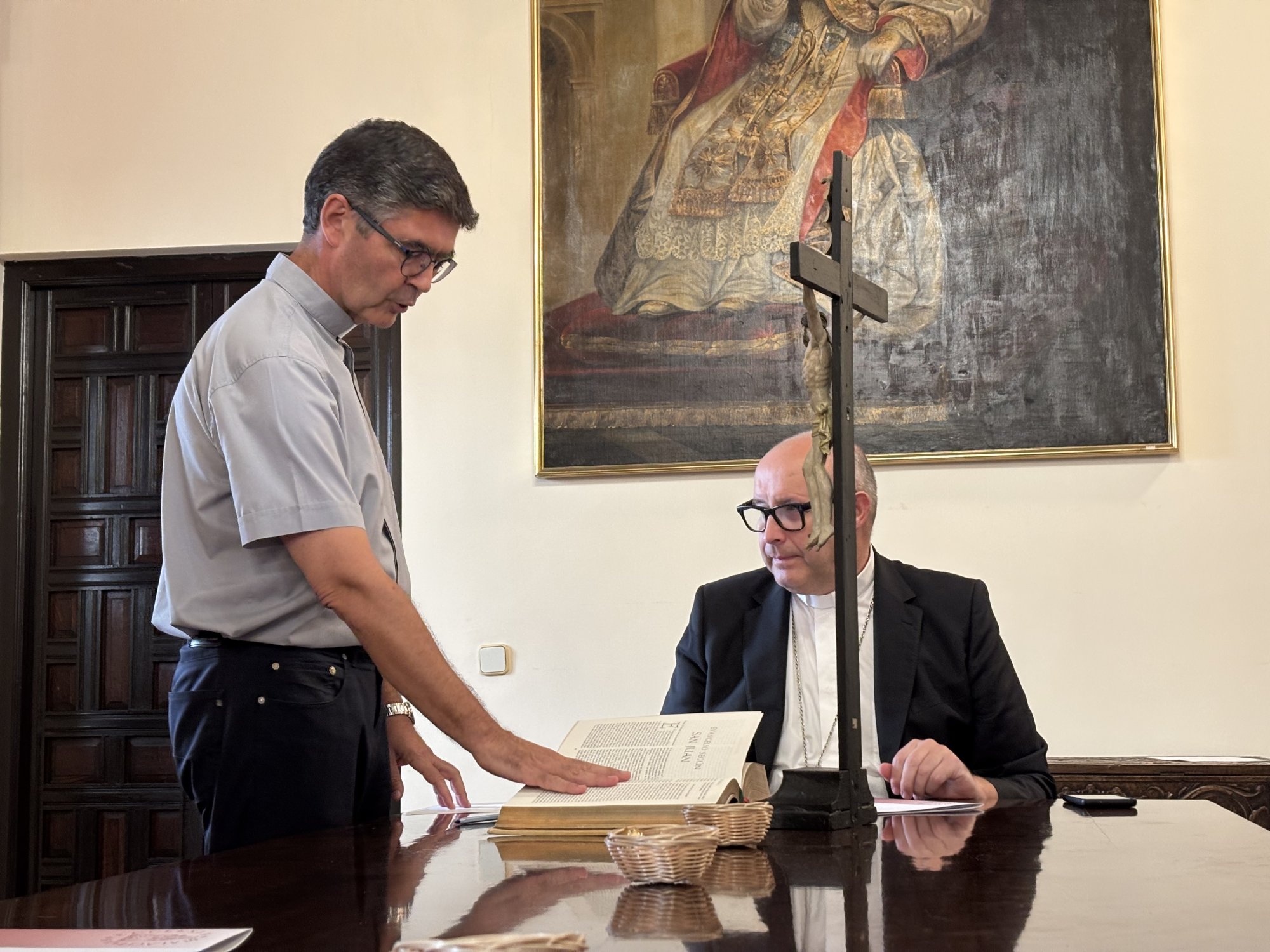 Los nuevos delegados diocesanos firman sus cargos y hacen profesión de fe