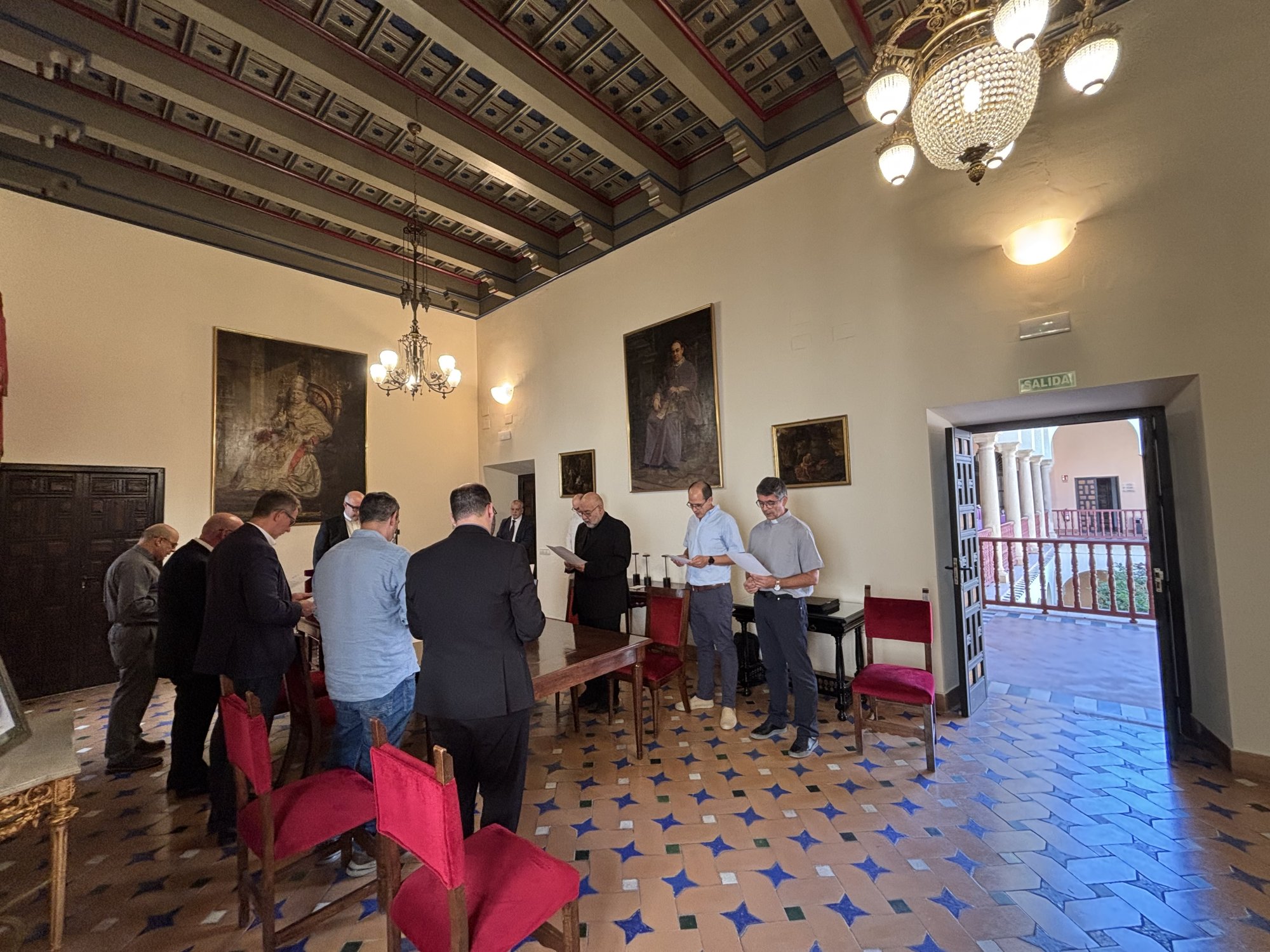 Los nuevos delegados diocesanos firman sus cargos y hacen profesión de fe