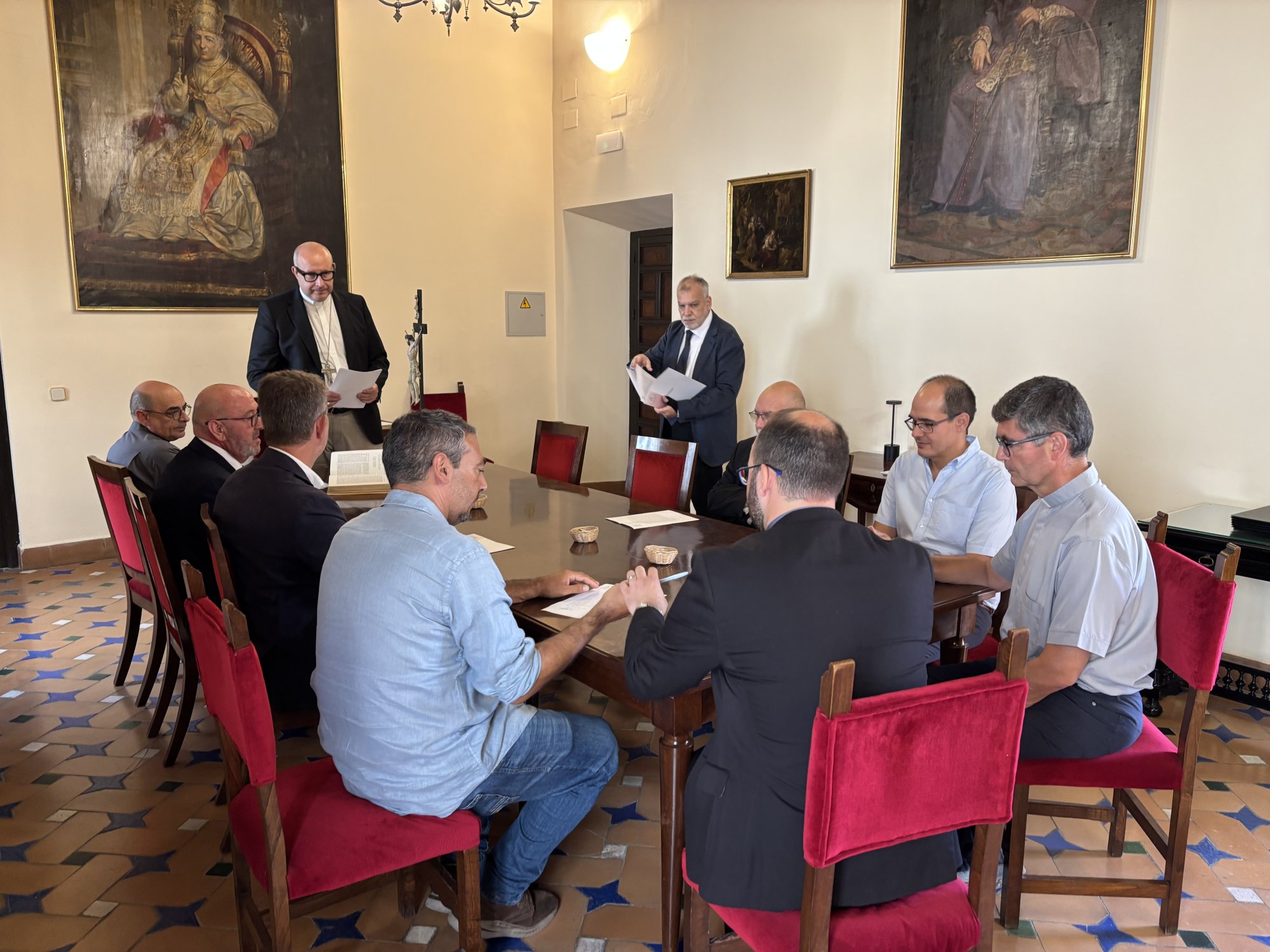 Los nuevos delegados diocesanos firman sus cargos y hacen profesión de fe