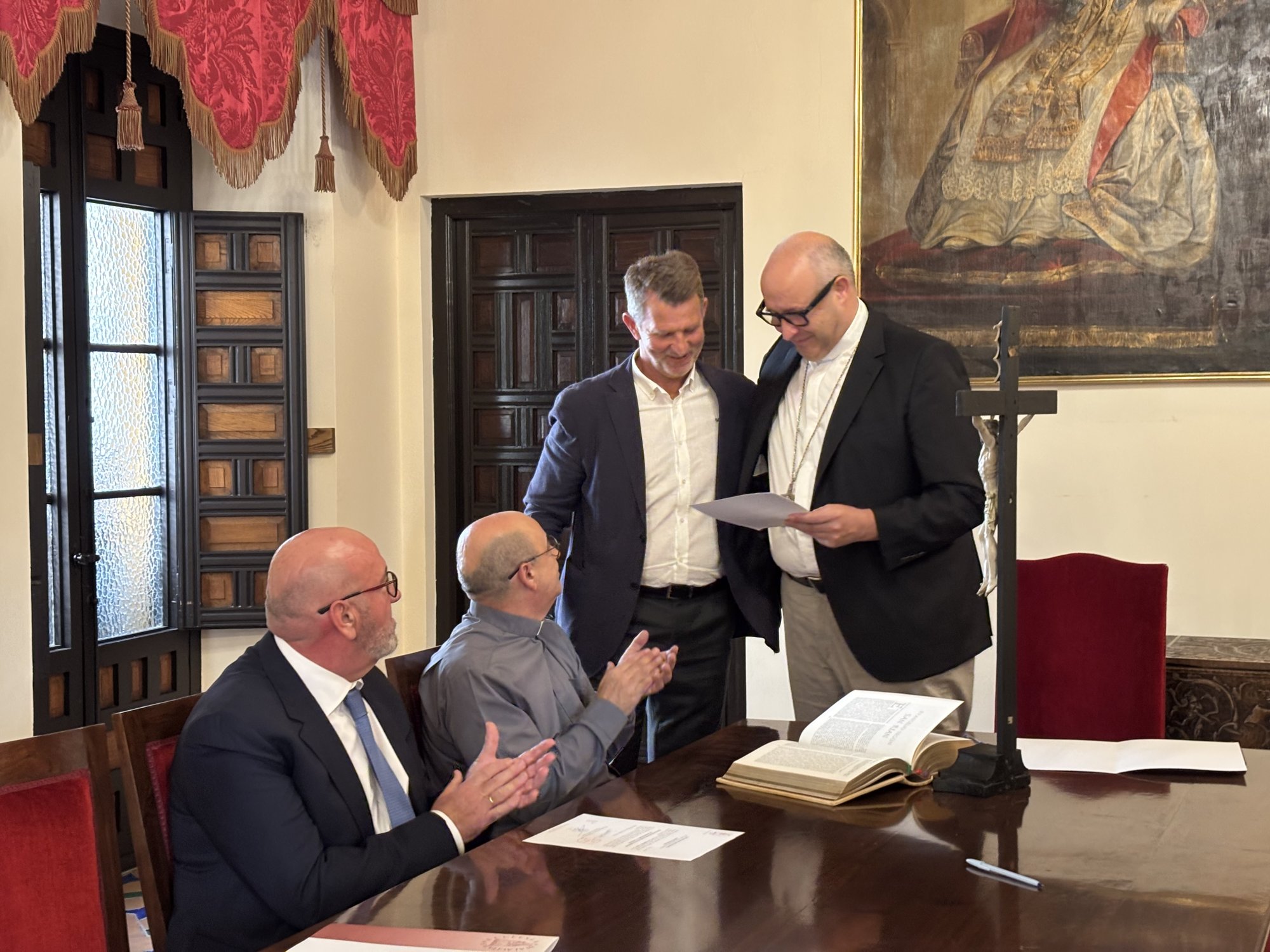 Los nuevos delegados diocesanos firman sus cargos y hacen profesión de fe