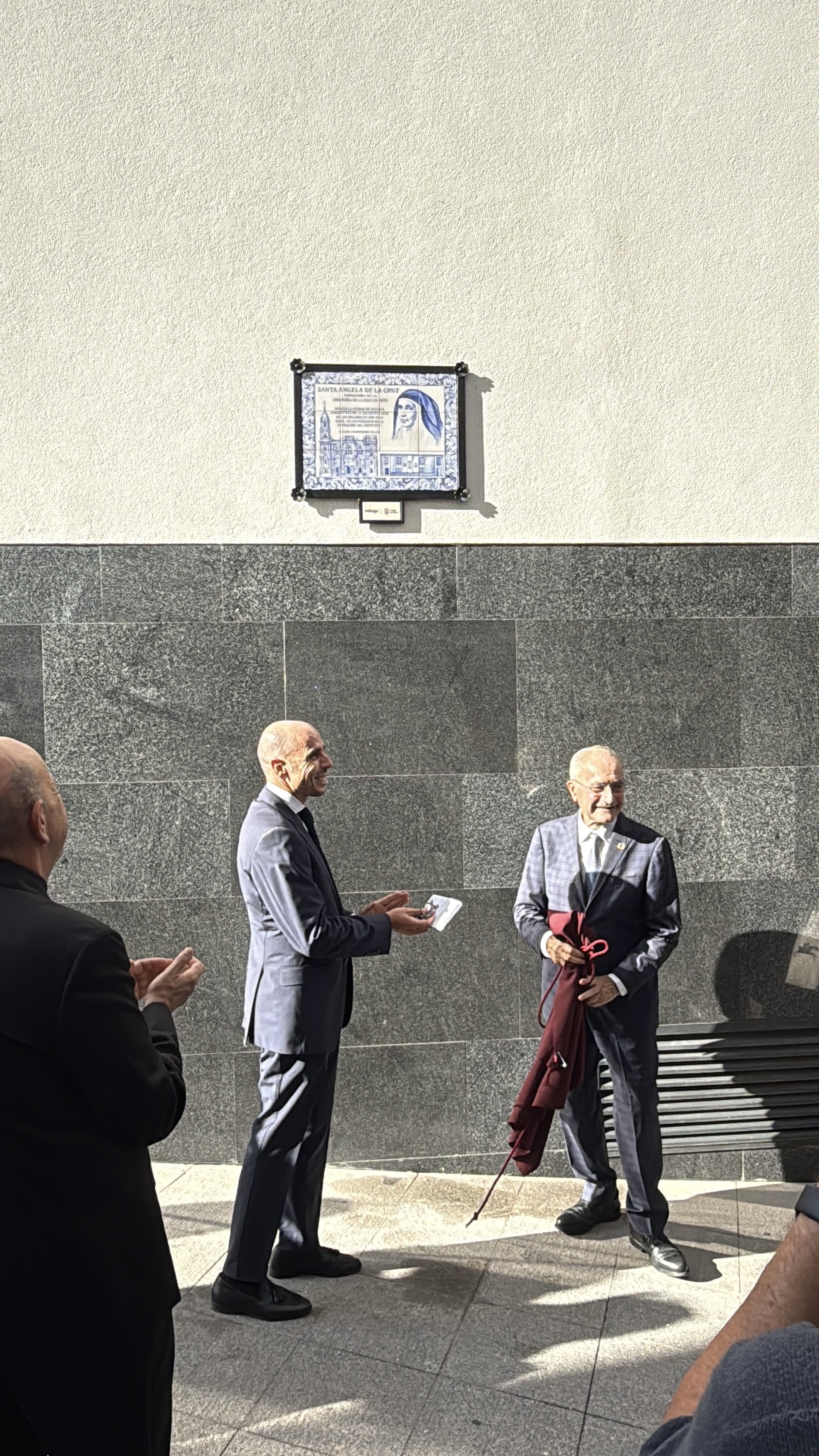 Se inaugura la calle dedicada a santa Ángela de la Cruz