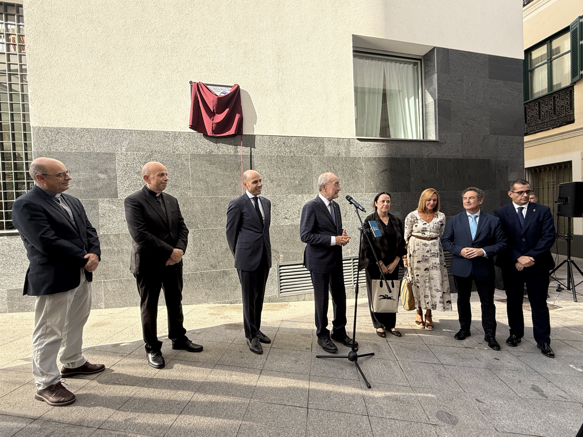 Se inaugura la calle dedicada a santa Ángela de la Cruz