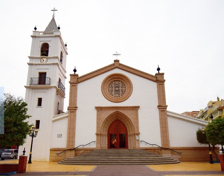 LA CALA DEL MORAL. La historia de la construcción de "la Catedral de la Cala"