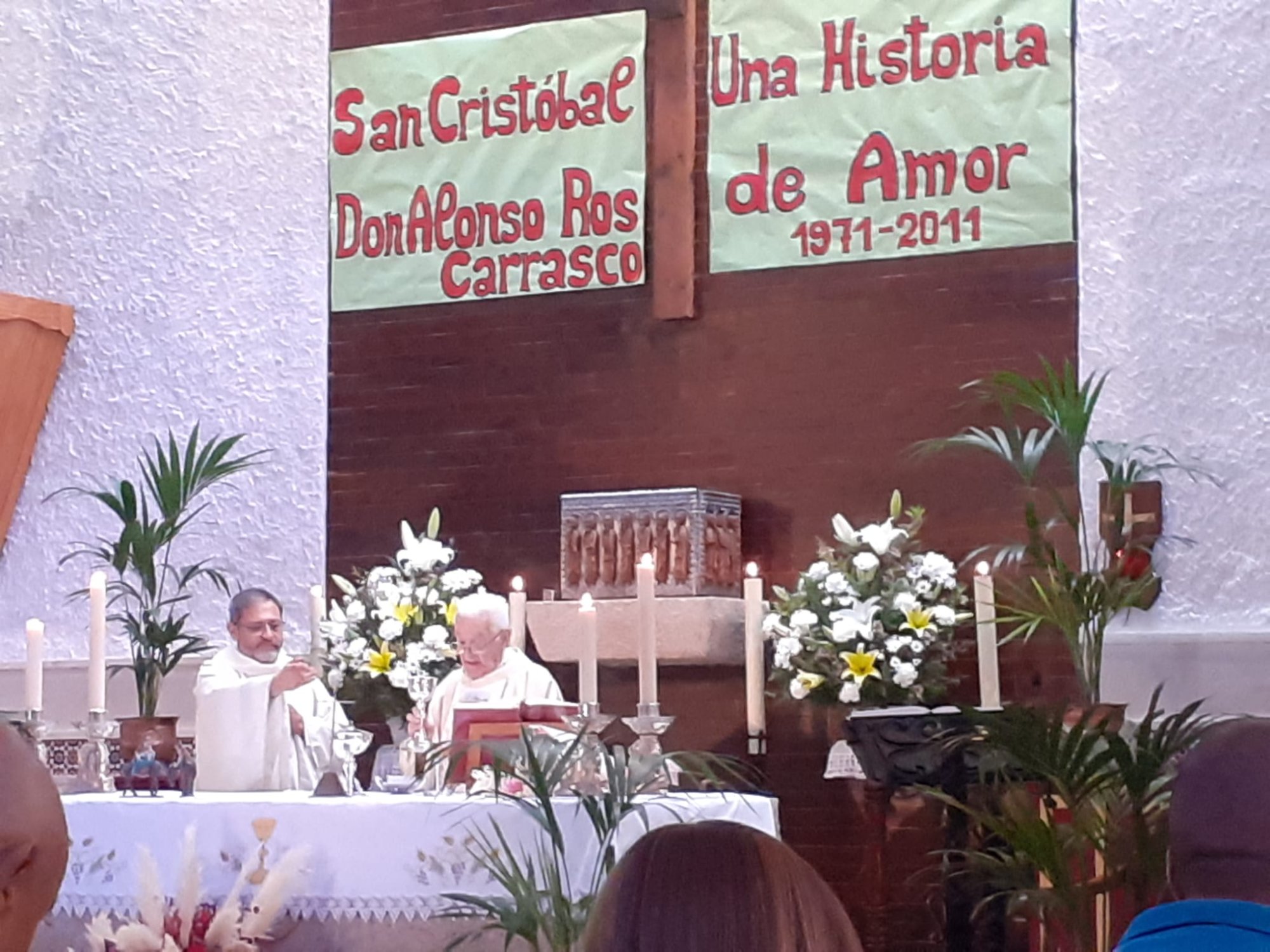 RONDA. Un libro recoge los 50 años de la parroquia de San Cristóbal