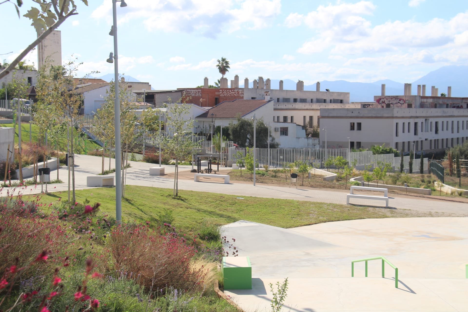 Cártama inaugura un parque urbano sostenible dedicado al sacerdote D. Jesús Pascual