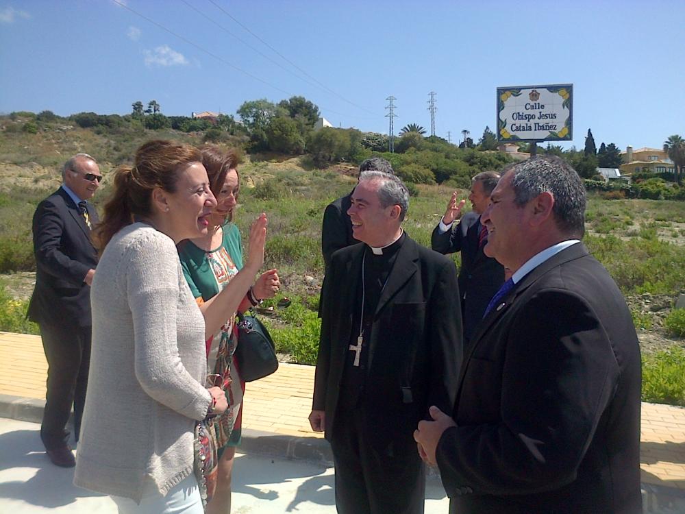 El obispo ofrece un nuevo colegio a Estepona