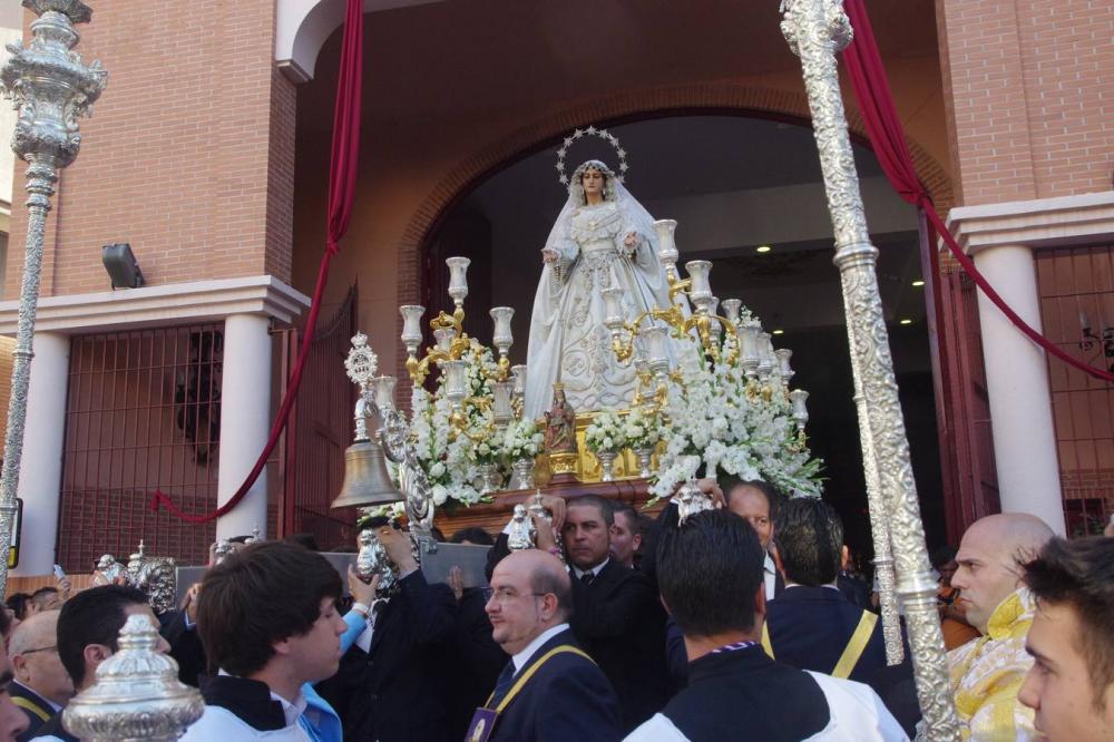 La Virgen del Rocío recorre su barrio por Pentecostés