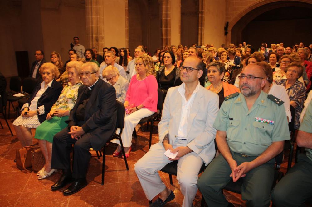 Los asistentes en la capilla del Convento Santo Domingo