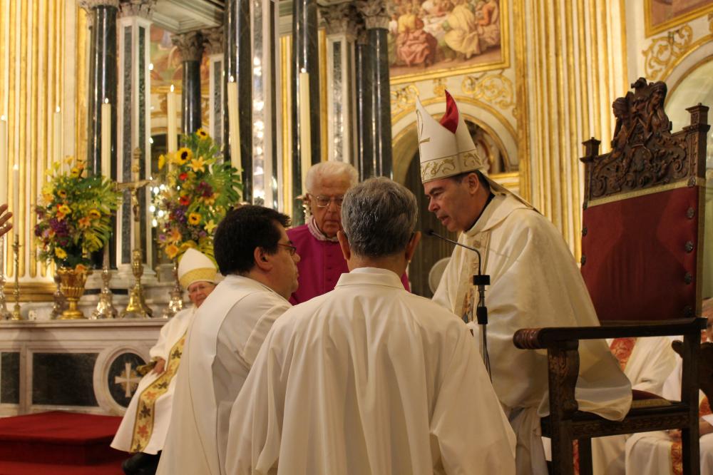 El obispo anima a los nuevos sacerdotes a ser pastores fieles