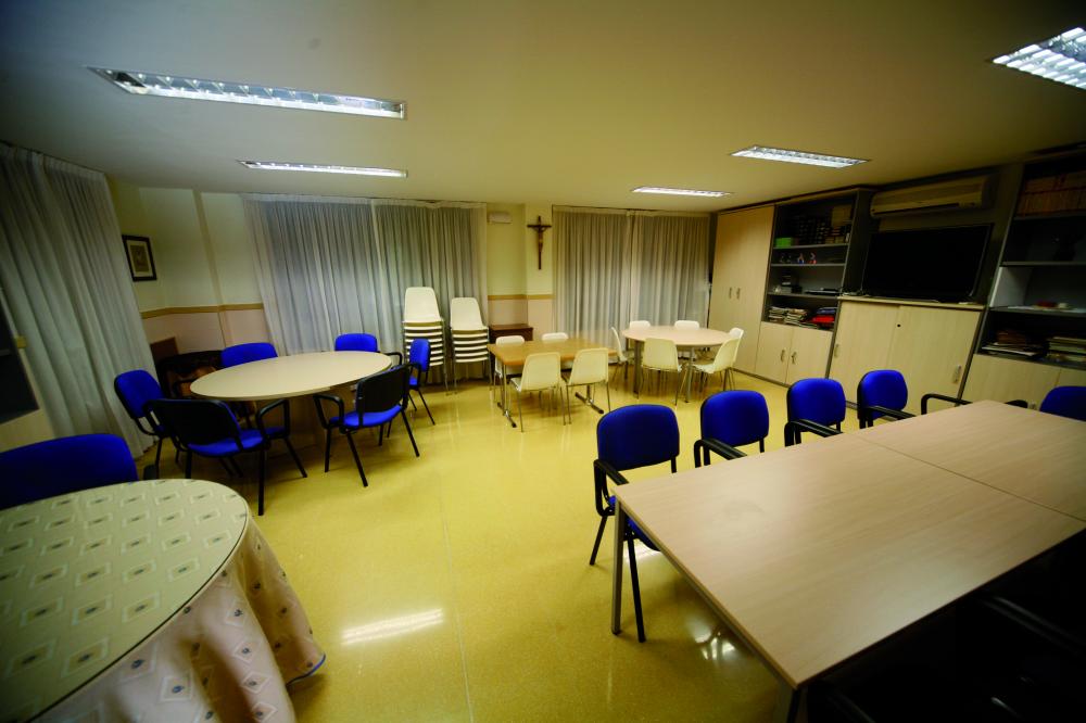 Las instalaciones de la parroquia son necesarias para acoger a familias necesitadas