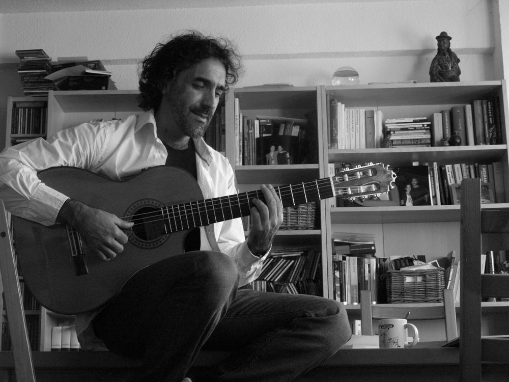 Rafael Sánchez, cantautor: «Dios está en la dignidad de la gente más rota»