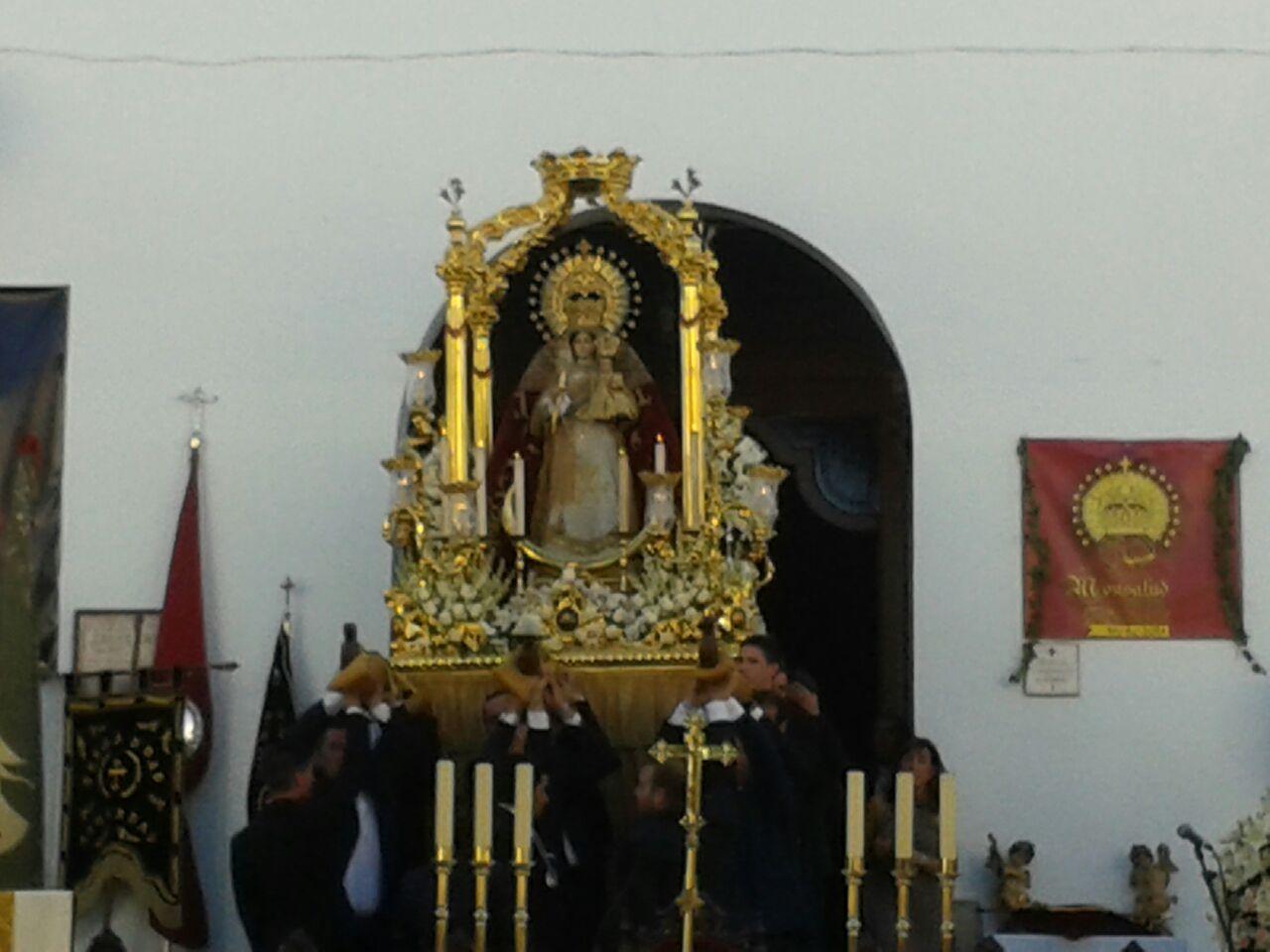 Alfarnate vive un día histórico con su Virgen de Monsalud