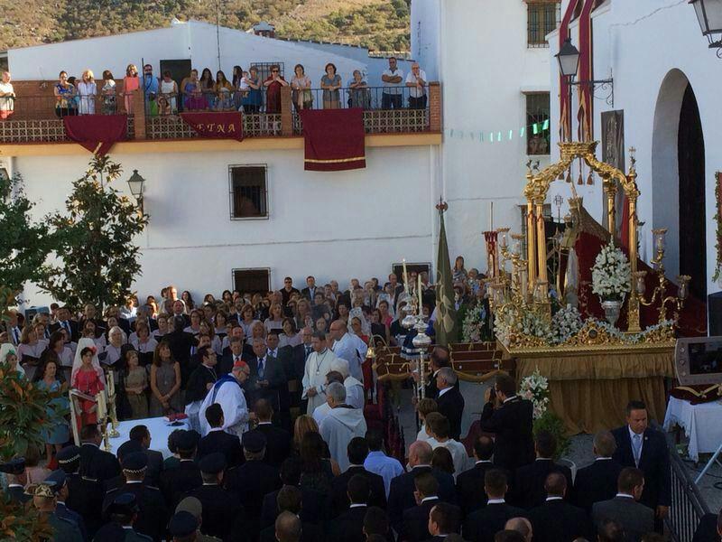 Alfarnate vive un día histórico con su Virgen de Monsalud