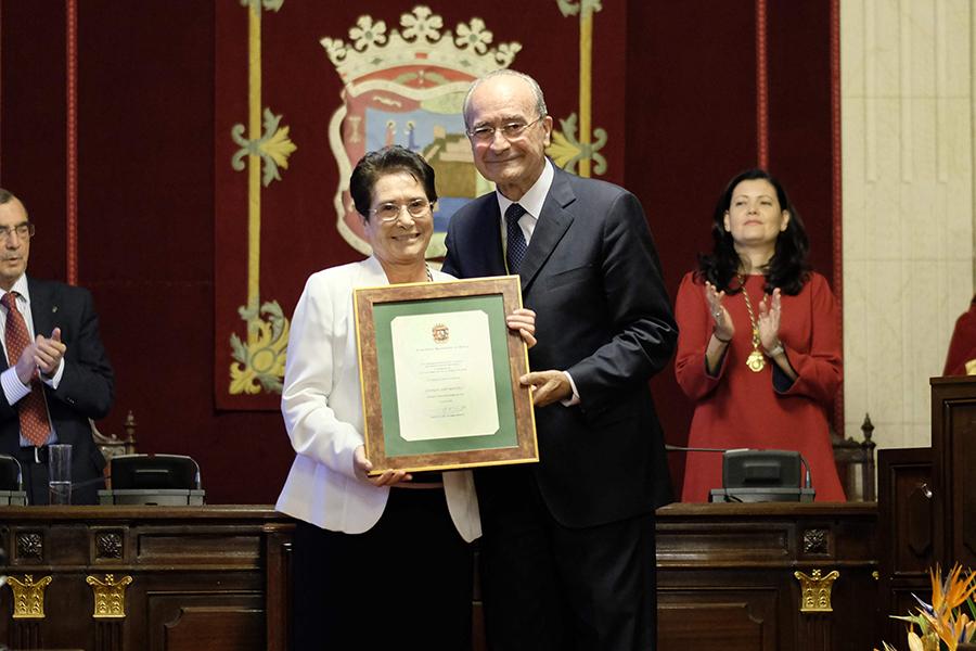 Medalla de la Ciudad al colegio San Manuel