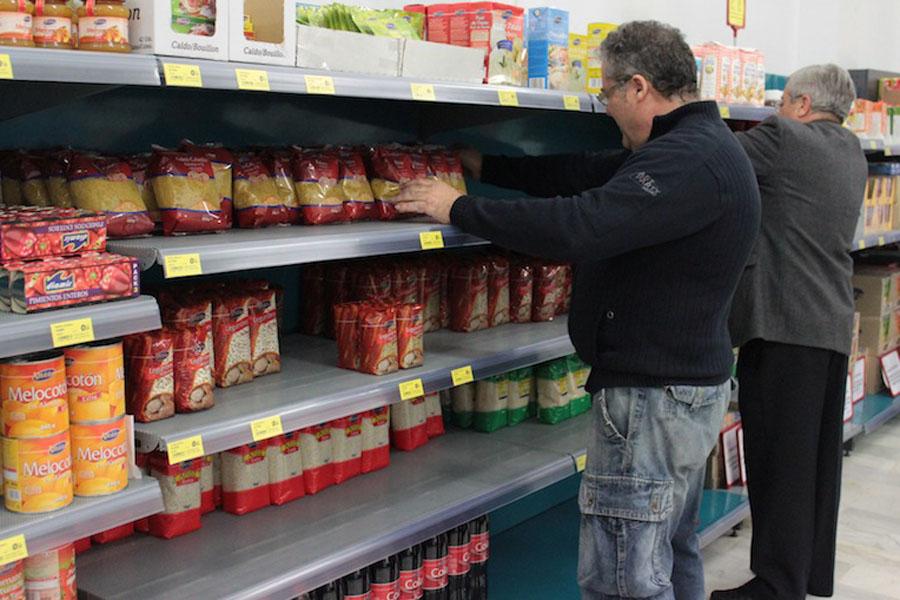 La Fundación Corinto dona alimentos a "Calor y café"