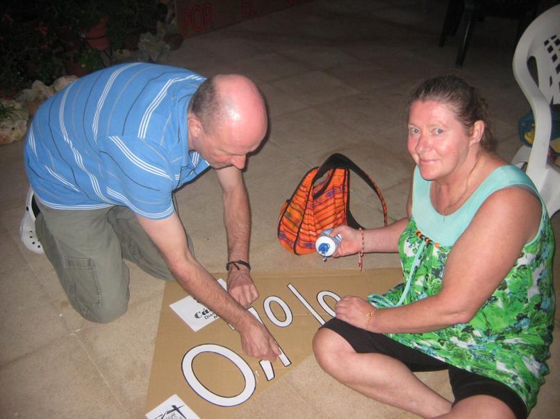 Concentración para la erradicación de la pobreza en la Plaza de la Marina
