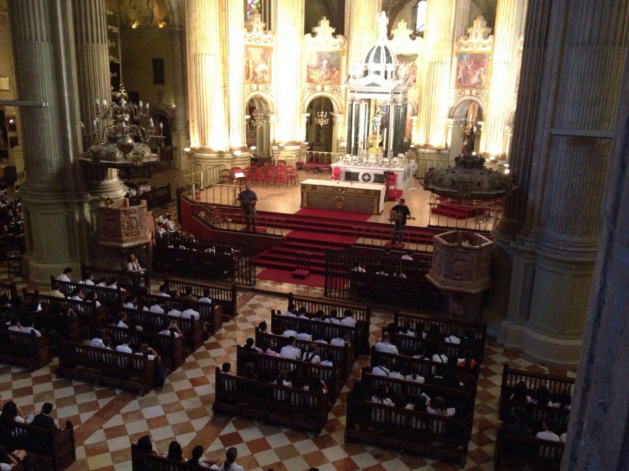 Alumnos de la Fundación Victoria toman el centro