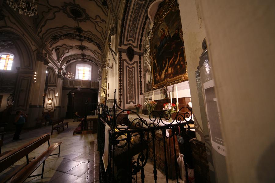 Besapiés en el Císter y Misa de Difuntos en Santiago