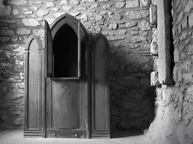 «¿Todavía te confiesas?»