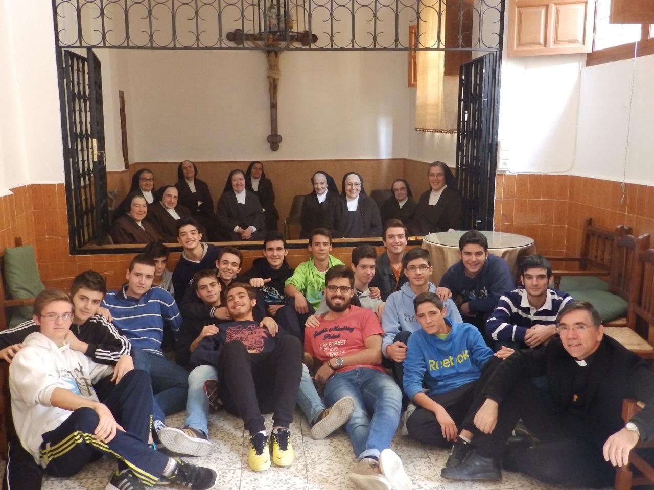 Los seminaristas menores visitan el carmelo de S. José