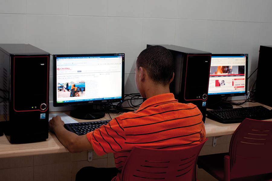 "Ciberespacio joven" de Cáritas en Melilla