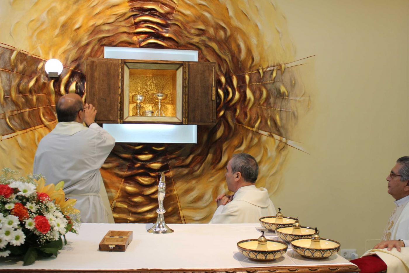 Unción del nuevo altar