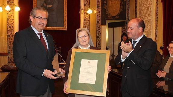 Premio Solidaridad de Antequera para las monjas de Madre Carmen
