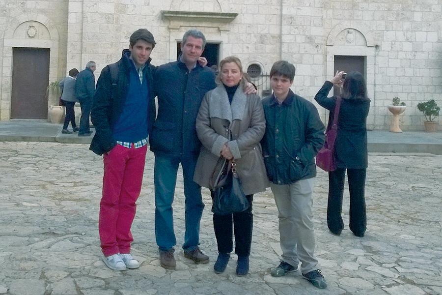 Mª Luisa Gálvez y su familia, en Tierra Santa