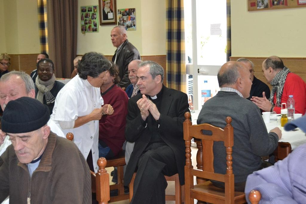 Visita del Sr. Obispo al Hogar Pozo Dulce