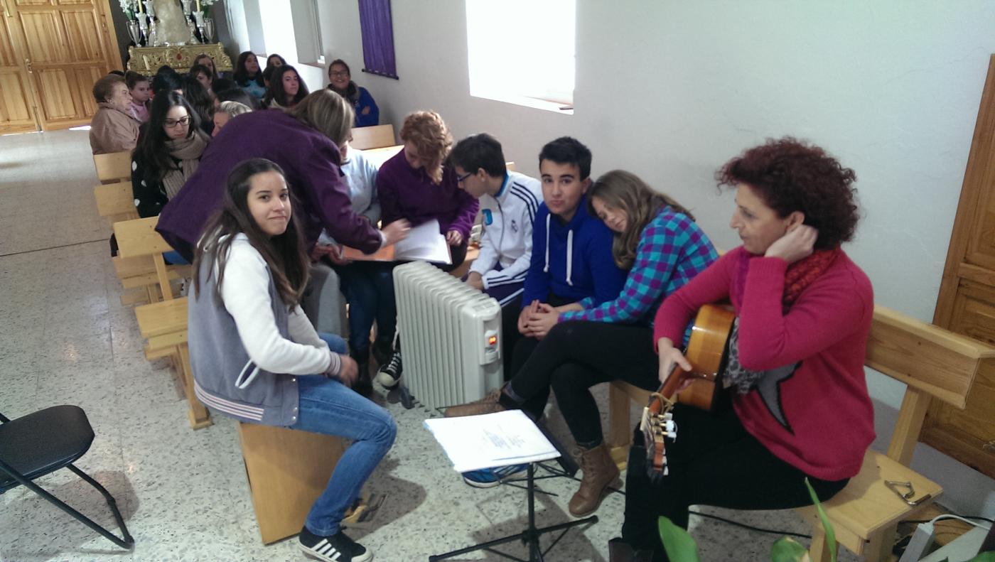 Momento de la convivencia en la parroquia de la Estación de Cortes