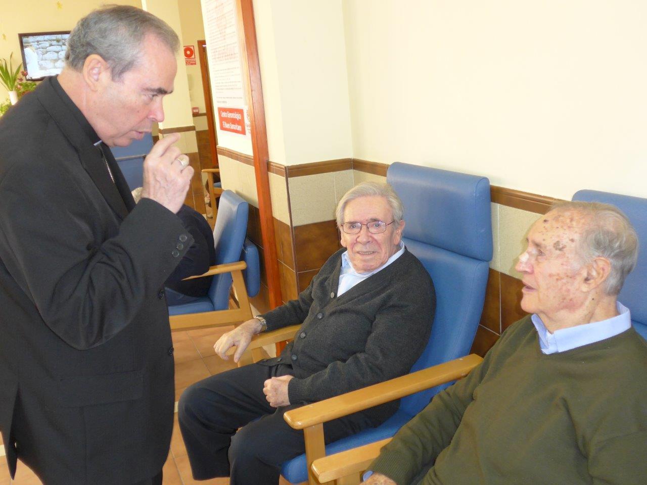 Visita del Sr. Obispo al Centro Gerontológico Buen Samaritano