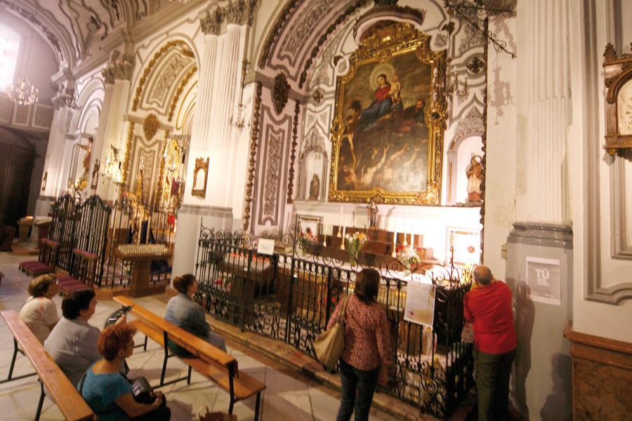 Santiago reparte 21.924 litros de aceite