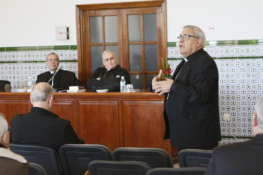 El arzobispo de Granada, Mons. Martínez, se dirige a los presentes FOTO: B. LAFUENTE