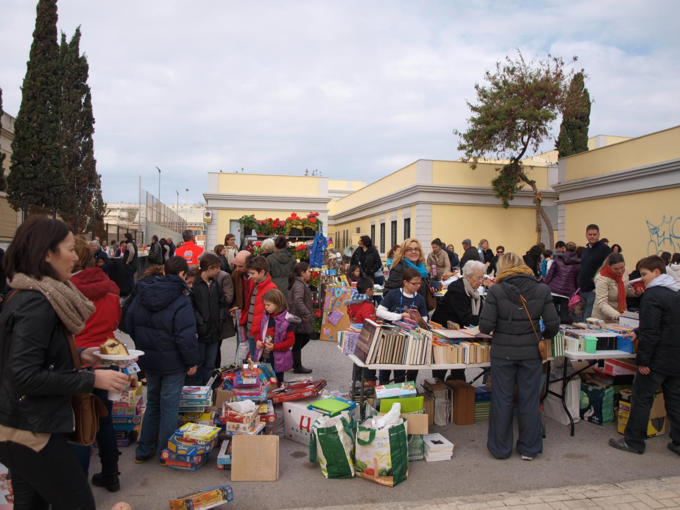 Este domingo, mercadillo en la parroquia El Salvador