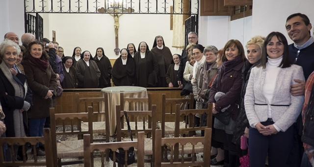 Virgen Milagrosa y San Dámaso visita a las carmelitas